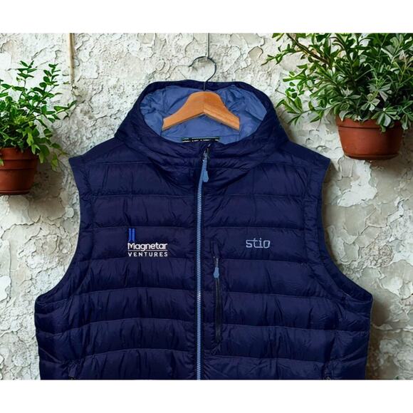 STIO × Magnetar Ventures Hooded Down Vest XL NWT Employee Exclusive RARE - Picture 4 of 12
